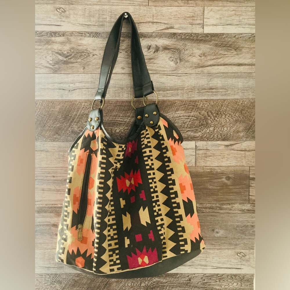 Rue 21 Purse. Size: M/L. Colors: black, tan, wine, salmon, red, orange.